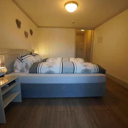 Du Hotel *
